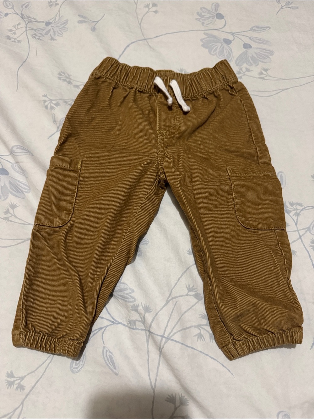 ⭐️Carters Baby Cargo Pants (Size: 12M)